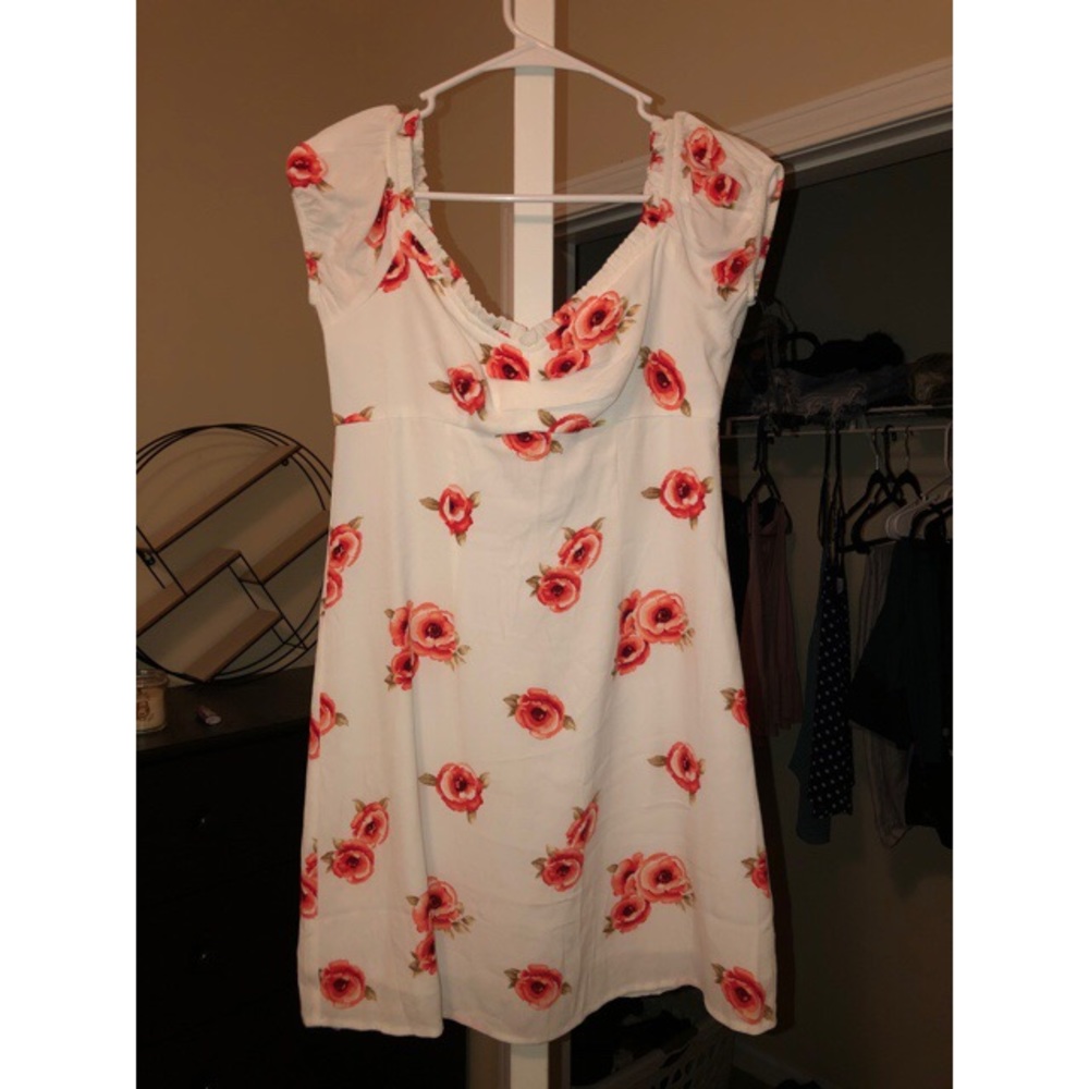 Forever 21 sweetheart neck off the shoulder dress
